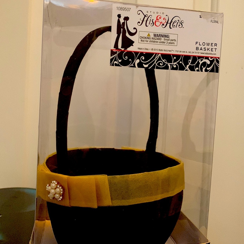 His & Her’s Elegant Flower Basket
